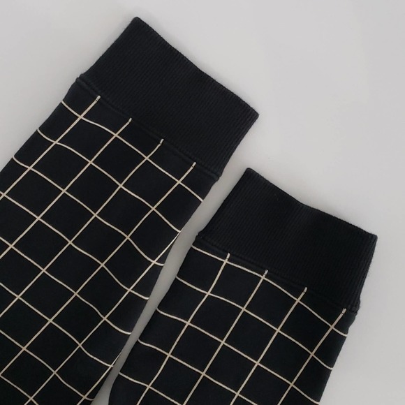 ADIDAS Black Cropped Hoodie, Women's: Medium, $50 - Picture 6 of 8